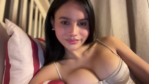 Maggie online show from December 18, 3:01 am