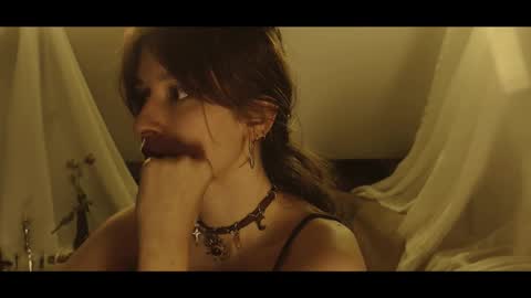 Coraline online show from November 29, 6:33 pm