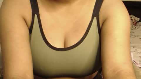 mina online show from November 30, 7:45 am