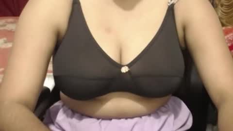 Snapshot of webshowxxx chatting on July 27, 5:03 am mina online show from July 27, 5:03 am