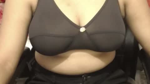Snapshot of webshowxxx chatting on August 2, 2:59 pm mina online show from August 2, 2:59 pm