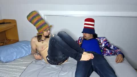 Snapshot of wecum2getdown chatting on March 15, 6:08 am wecum2getdown online show from March 15, 6:08 am