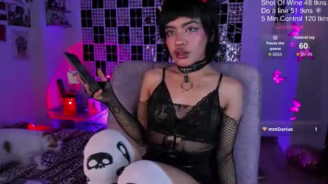 Snapshot of weed420moni chatting on September 13, 9:09 am weed420moni online show from September 13, 9:09 am