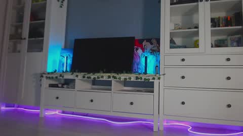 Snapshot of weed_princesss chatting on December 5, 1:28 pm moon online show from December 5, 1:28 pm