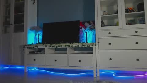 Snapshot of weed_princesss chatting on December 15, 2:16 pm moon online show from December 15, 2:16 pm