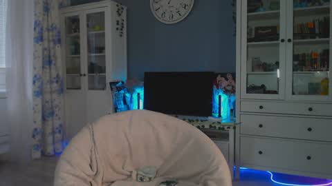 Snapshot of weed_princesss chatting on December 30, 11:26 am moon online show from December 30, 11:26 am