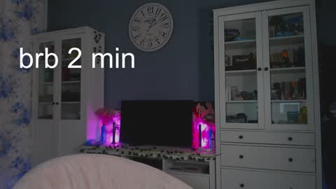 Snapshot of weed_princesss chatting on January 24, 2:30 pm moon online show from January 24, 2:30 pm