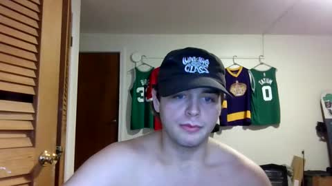 weenskir online show from April 16, 9:39 pm