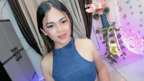 Hi Im LOVIE Please dont forget to follow and thumbs up me online show from March 12, 2:07 am