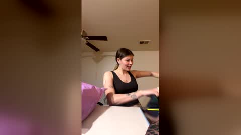 weloveyou101 online show from April 25, 3:31 am