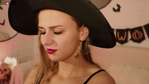 Im Wendy online show from October 25, 9:42 pm