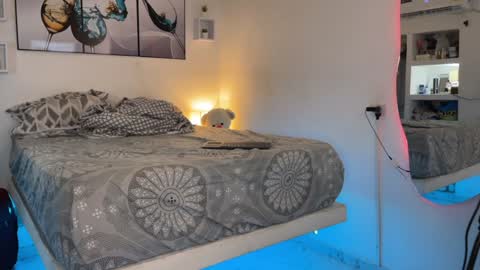 Wendy Alex online show from February 6, 12:33 am