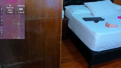 Wendy Marshall  online show from February 1, 6:51 pm