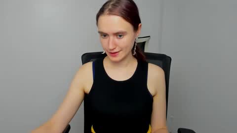 Snapshot of wendy_say_ chatting on December 5, 10:45 pm Wendy online show from December 5, 10:45 pm