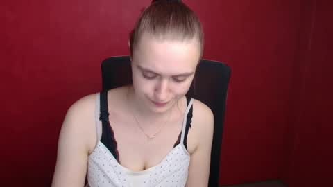 Snapshot of wendy_say_ chatting on December 11, 1:58 am Wendy online show from December 11, 1:58 am