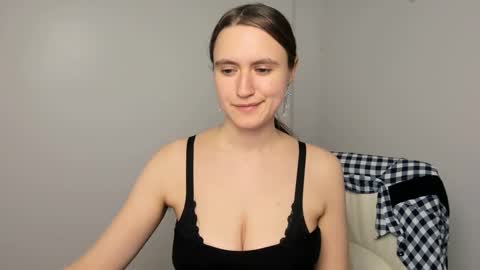 Snapshot of wendy_say_ chatting on February 9, 10:54 pm Wendy online show from February 9, 10:54 pm