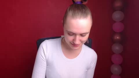 Snapshot of wendy_say_ chatting on February 17, 7:53 pm Wendy online show from February 17, 7:53 pm