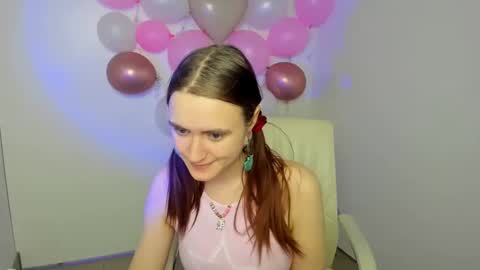 Snapshot of wendy_say_ chatting on February 23, 10:42 pm Wendy online show from February 23, 10:42 pm