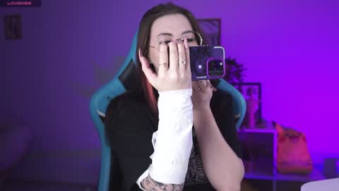 little girl who is always rightLisa online show from December 25, 2:14 am