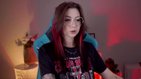 little girl who is always rightLisa online show from December 30, 5:15 am