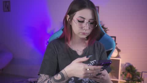 little girl who is always rightLisa online show from January 9, 2:22 am