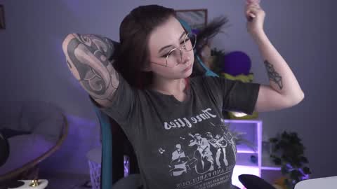 little girl who is always rightLisa online show from February 4, 2:17 am