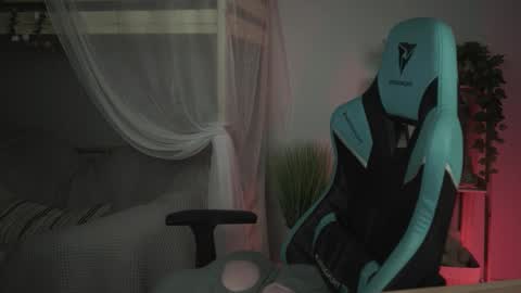 little girl who is always rightLisa online show from October 19, 1:50 am