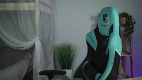 little girl who is always rightLisa online show from November 2, 12:35 am