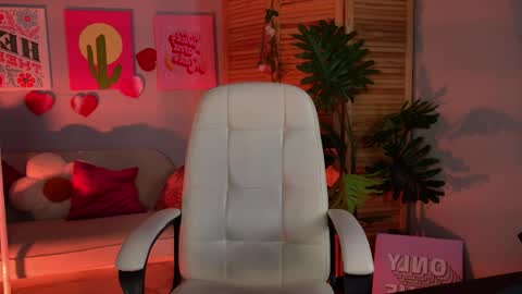 little girl who is always rightLisa online show from April 11, 1:10 am