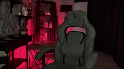 little girl who is always rightLisa online show from April 15, 1:23 am