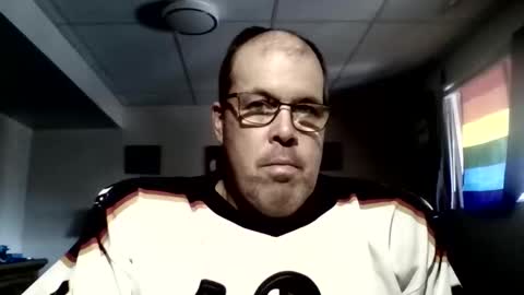 Snapshot of westcoasthockeyplayer chatting on May 12, 12:19 am westcoasthockeyplayer online show from May 12, 12:19 am