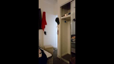 Snapshot of wet_kitty_4_you chatting on February 10, 7:29 pm wet kitty online show from February 10, 7:29 pm