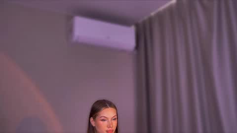 Snapshot of wet_land_ chatting on April 5, 9:28 am wet_land_ online show from April 5, 9:28 am