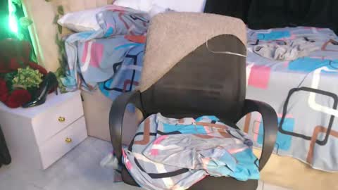 Snapshot of wet_my_pussyyy chatting on March 7, 8:55 pm lucy online show from March 7, 8:55 pm