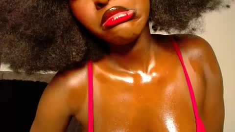 Snapshot of wet_wife_material chatting on February 4, 11:27 am Macey online show from February 4, 11:27 am