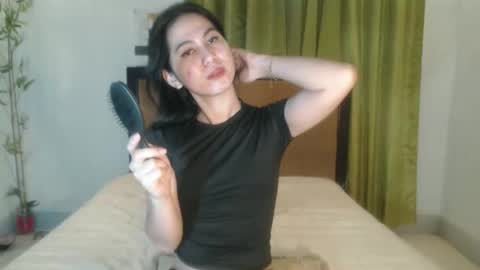 Snapshot of wetcumnaughty69_rihanna chatting on October 19, 10:10 pm Rihanna online show from October 19, 10:10 pm