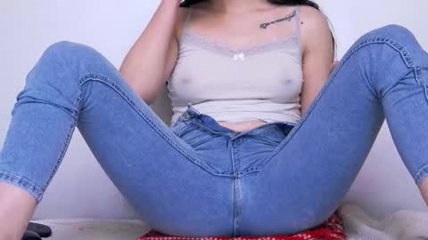 Beatrice Moan from LovenseWet from Tip MenuOpen for Private online show from December 17, 11:11 pm