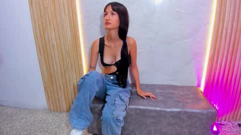 wetnwicked_ online show from March 5, 1:40 pm