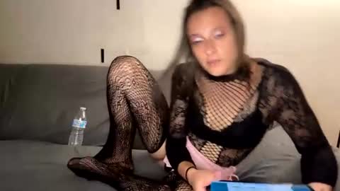 Snapshot of wetpanties_foryou chatting on June 24, 8:13 am wetpanties_foryou online show from June 24, 8:13 am