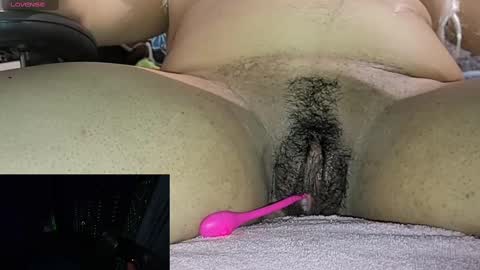 Snapshot of wetpussy974 chatting on December 3, 10:07 pm V online show from December 3, 10:07 pm