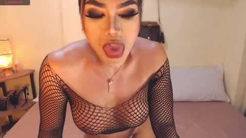 sam sugar online show from December 12, 11:47 pm