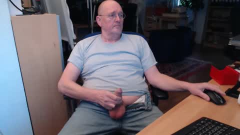 WeTwo online show from January 28, 3:57 pm