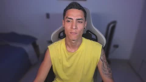 Snapshot of wexx_ chatting on January 19, 3:10 am wex online show from January 19, 3:10 am