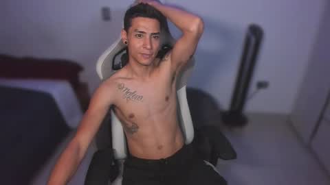 Snapshot of wexx_ chatting on February 28, 5:41 am wex online show from February 28, 5:41 am