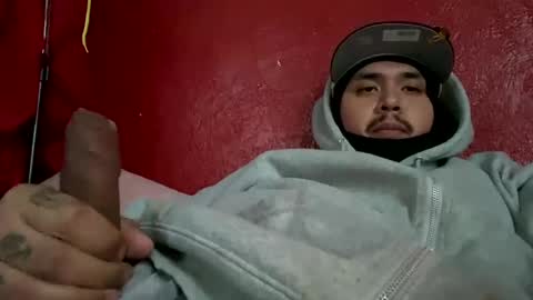 Snapshot of whatshisname562 chatting on December 14, 5:47 pm whatshisname562 online show from December 14, 5:47 pm