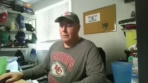 Snapshot of whiskyguy47 chatting on January 12, 5:44 pm whiskyguy47 online show from January 12, 5:44 pm