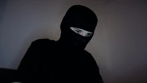 whispero_o online show from February 19, 1:07 pm