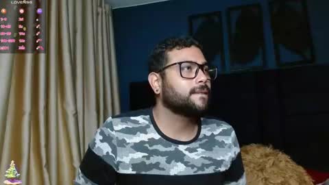 Snapshot of whispers_caplan chatting on January 23, 12:04 am yors online show from January 23, 12:04 am