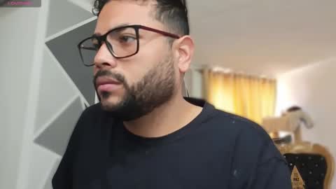 Snapshot of whispers_caplan chatting on February 20, 3:12 pm yors online show from February 20, 3:12 pm