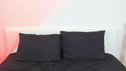 Snapshot of white_do11 chatting on October 3, 1:35 am Bella online show from October 3, 1:35 am